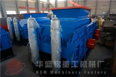 時(shí)產(chǎn)100噸鵝卵石對(duì)輥破碎機(jī)型號(hào)有哪些,多少錢(qián)一臺(tái)